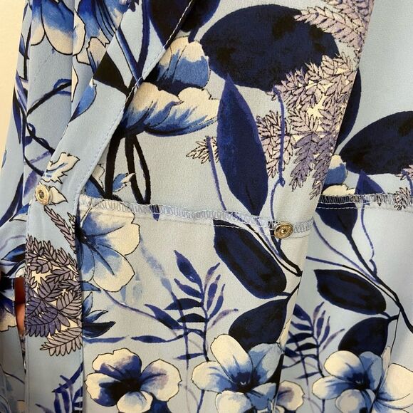 KARL LAGERFELD PARIS Floral-Print Wrap Blouse. Size L/XL - Picture 7 of 9